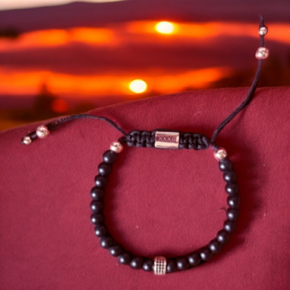 Matte Black Onyx Handcrafted Beaded Bracelet with 8k Gold Accent Beads - Picture 7 of 7